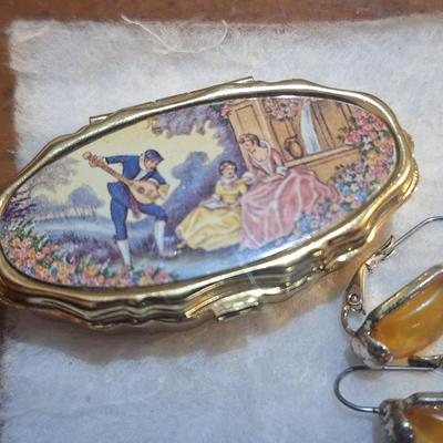 Sale Photo Thumbnail #622: earring bundle