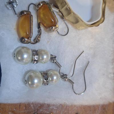 Sale Photo Thumbnail #620: earring bundle