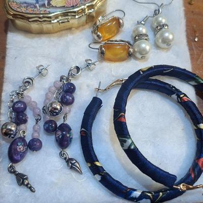 Sale Photo Thumbnail #623: earring bundle