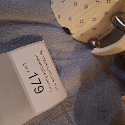 Sale Photo Thumbnail #639: small collectible teapots