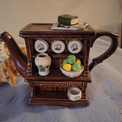 Sale Photo Thumbnail #640: small collectible teapots