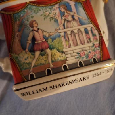 Sale Photo Thumbnail #646: Romeo and Juliet teapot