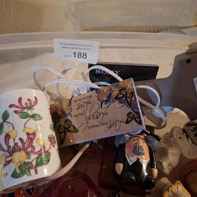 Sale Photo Thumbnail #665: mixed lot of random things