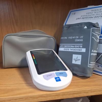 Sale Photo Thumbnail #720: the AC cord is missing but it will run on batteries also.