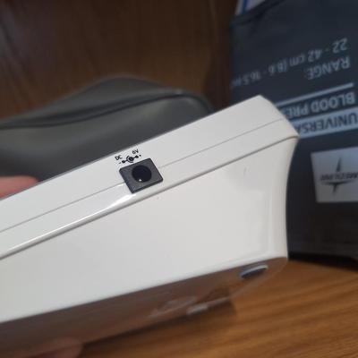 Sale Photo Thumbnail #721: the AC cord is missing but it will run on batteries also.