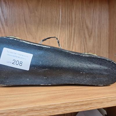 Sale Photo Thumbnail #730: this looks like it maybe was a salesman model. Please notice the last photo with the sticker on it to get an idea of how small it is the sticker is 1.25 in tall by 2.25 in wide.