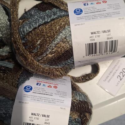 Sale Photo Thumbnail #786: 4 skeins of yard from same dye lot