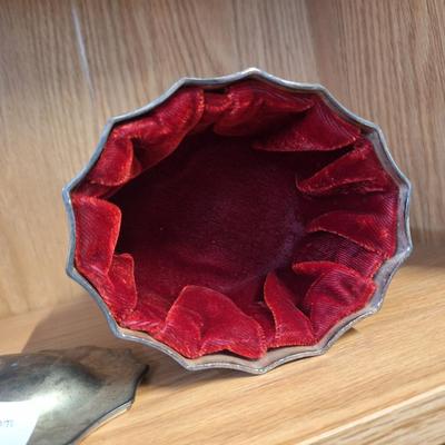 Sale Photo Thumbnail #828: silverplated trinket box