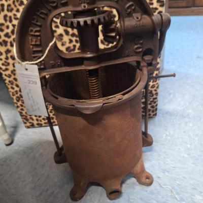 Sale Photo Thumbnail #867: rusty décor piece but it does still spin around freely.