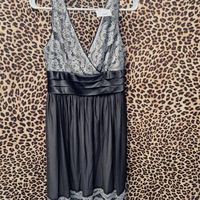 Sale Photo Thumbnail #872: perfect for holiday party