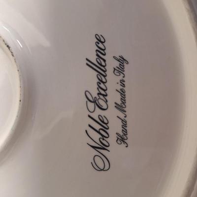 Sale Photo Thumbnail #981: Noble Excellence tulip painted plate