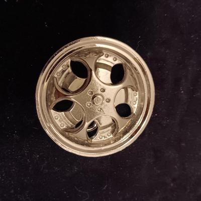 HARLEY DAVIDSON & CADILLAC EMBLEM BELT BUCKLES PLUS A ROTATING RIM BUCKLE