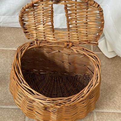 S153 Antique Fishing Net And Eton Son Wooden Fishing Reel with Fishing Basket