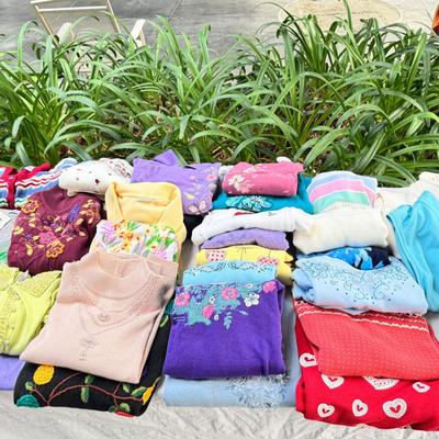 Sale Photo Thumbnail #96: Moderate designer brands, size Med in worn condition. 2 fleece vests.