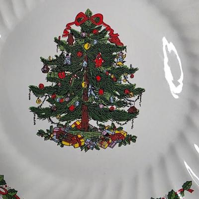 Vintage Christmas Village 10-Inch Dinner Plates Set of 10 - Festive Holiday Tree and Holly Design