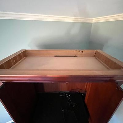 Thomasville Wooden Entertainment Center (P-BC)