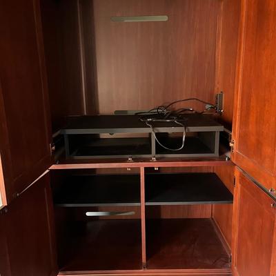 Thomasville Wooden Entertainment Center (P-BC)