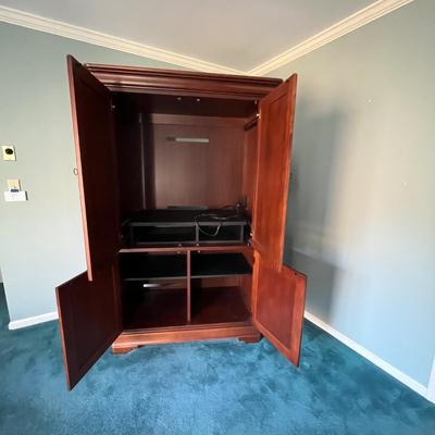 Thomasville Wooden Entertainment Center (P-BC)