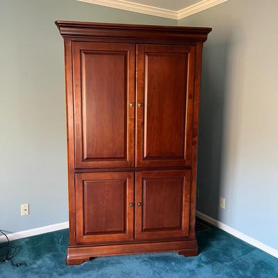Thomasville Wooden Entertainment Center (P-BC)