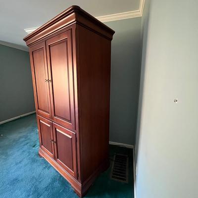 Thomasville Wooden Entertainment Center (P-BC)