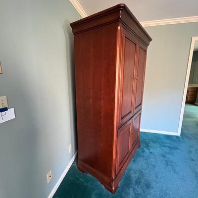 Thomasville Wooden Entertainment Center (P-BC)