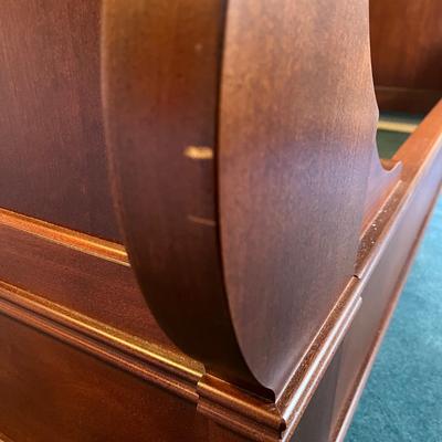 Beautiful King Size Sleigh Bed (P-BC)