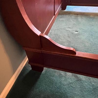 Beautiful King Size Sleigh Bed (P-BC)