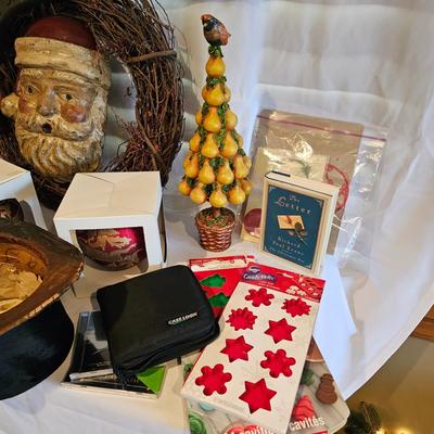 Assorted Christmas Decor & Lighted Garland (BLR-JS)