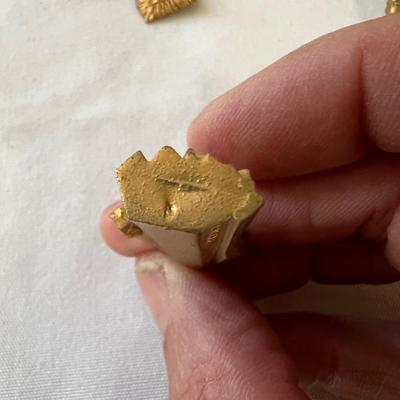 Assorted Christmas Decor & Lighted Garland (BLR-JS)