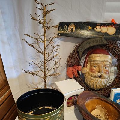 Assorted Christmas Decor & Lighted Garland (BLR-JS)