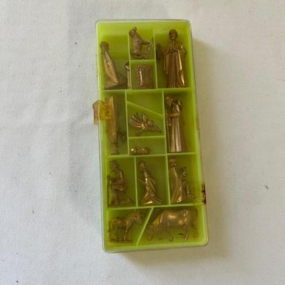 Assorted Christmas Decor & Lighted Garland (BLR-JS)