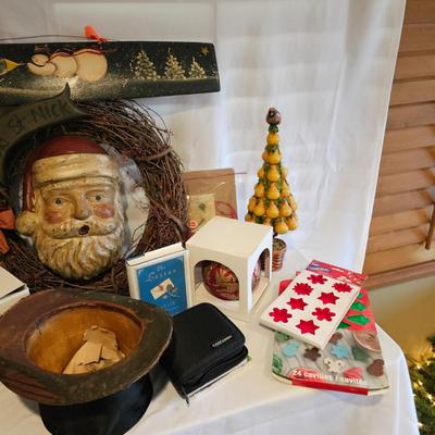 Assorted Christmas Decor & Lighted Garland (BLR-JS)