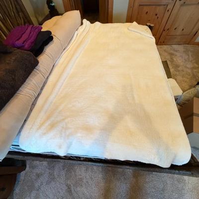 Sale Photo Thumbnail #1024: UGG White Fleece Throw/Blanket  48"x72"