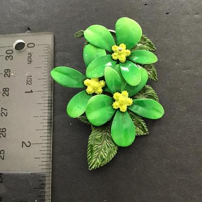Sale Photo Thumbnail #120: Beautiful green flower, vintage brooch. Please see attached photos.