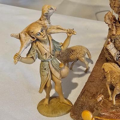 Fontanini 17 Piece Nativity Set & Stable (BLR-JS)