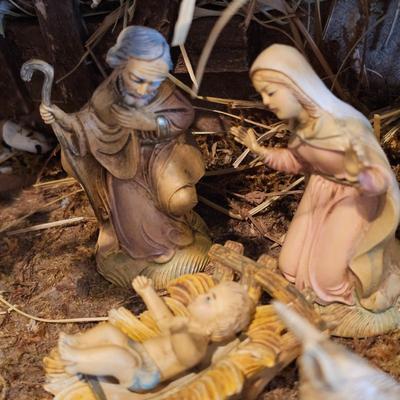 Fontanini 17 Piece Nativity Set & Stable (BLR-JS)