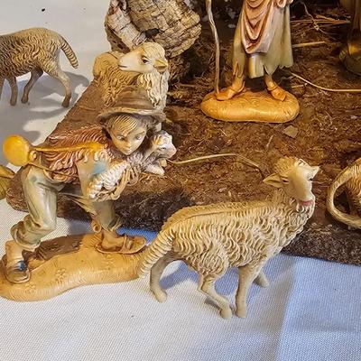 Fontanini 17 Piece Nativity Set & Stable (BLR-JS)