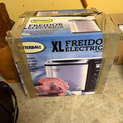 Sale Photo Thumbnail #1124: Butterball Electric Fryer Untested