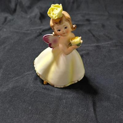 Vintage Lefton Porcelain Angel with Yellow Roses