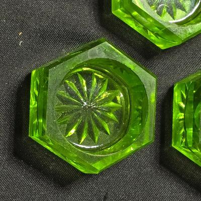 Six vintage Cambridge Glass Company emerald, green glass open salt cellars / salt dips