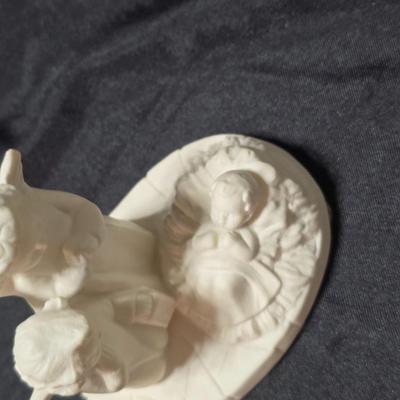 Goebel Hummel HX 312 Angels with Baby Jesus figurine in white bisque porcelain. It was produced in 1961 in West Germany