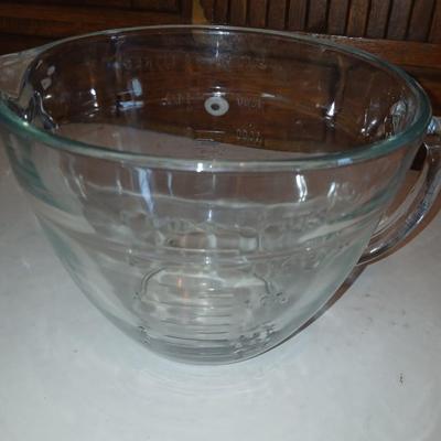 Anchor Hocking 2-quart (8-cup) glass batter bowl with handle and pour spout. - Brand new timer - and a new set of measuring cups