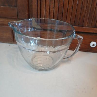 Anchor Hocking 2-quart (8-cup) glass batter bowl with handle and pour spout. - Brand new timer - and a new set of measuring cups