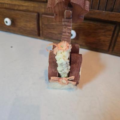 Large unmarked Gourmet Brown drip glaze mixing bowl with a variety of cute brown cows!