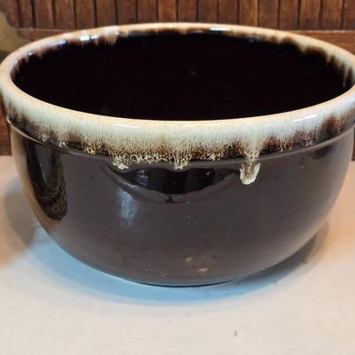 Large unmarked Gourmet Brown drip glaze mixing bowl with a variety of cute brown cows!
