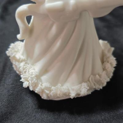 Three vintage Ardalt Lenwile "Verithin" musical angel figurines from Japan - Spaghetti skirted