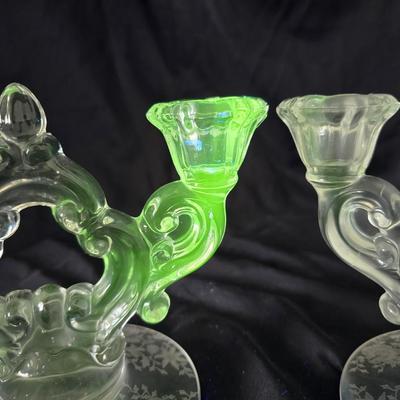 Cambridge "Wildflower" console or centerpiece bowl with A pair of two-light "Keyhole" candlesticks