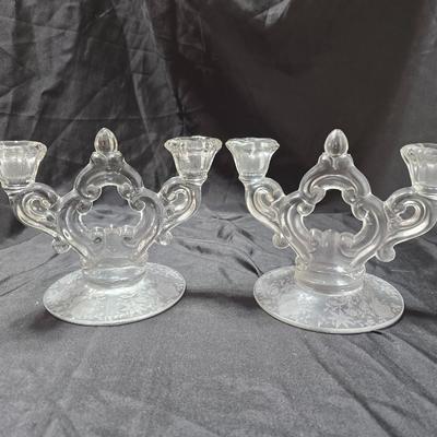 Cambridge "Wildflower" console or centerpiece bowl with A pair of two-light "Keyhole" candlesticks