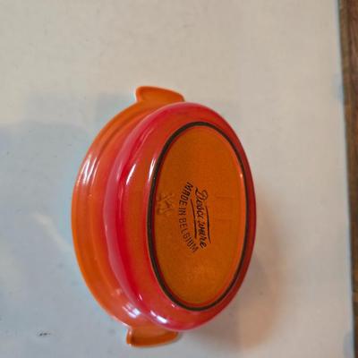 Descoware Made in Belgium Flame Red cast iron 2 1/2-quart Dutch oven