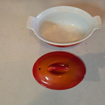 Descoware Made in Belgium Flame Red cast iron 2 1/2-quart Dutch oven